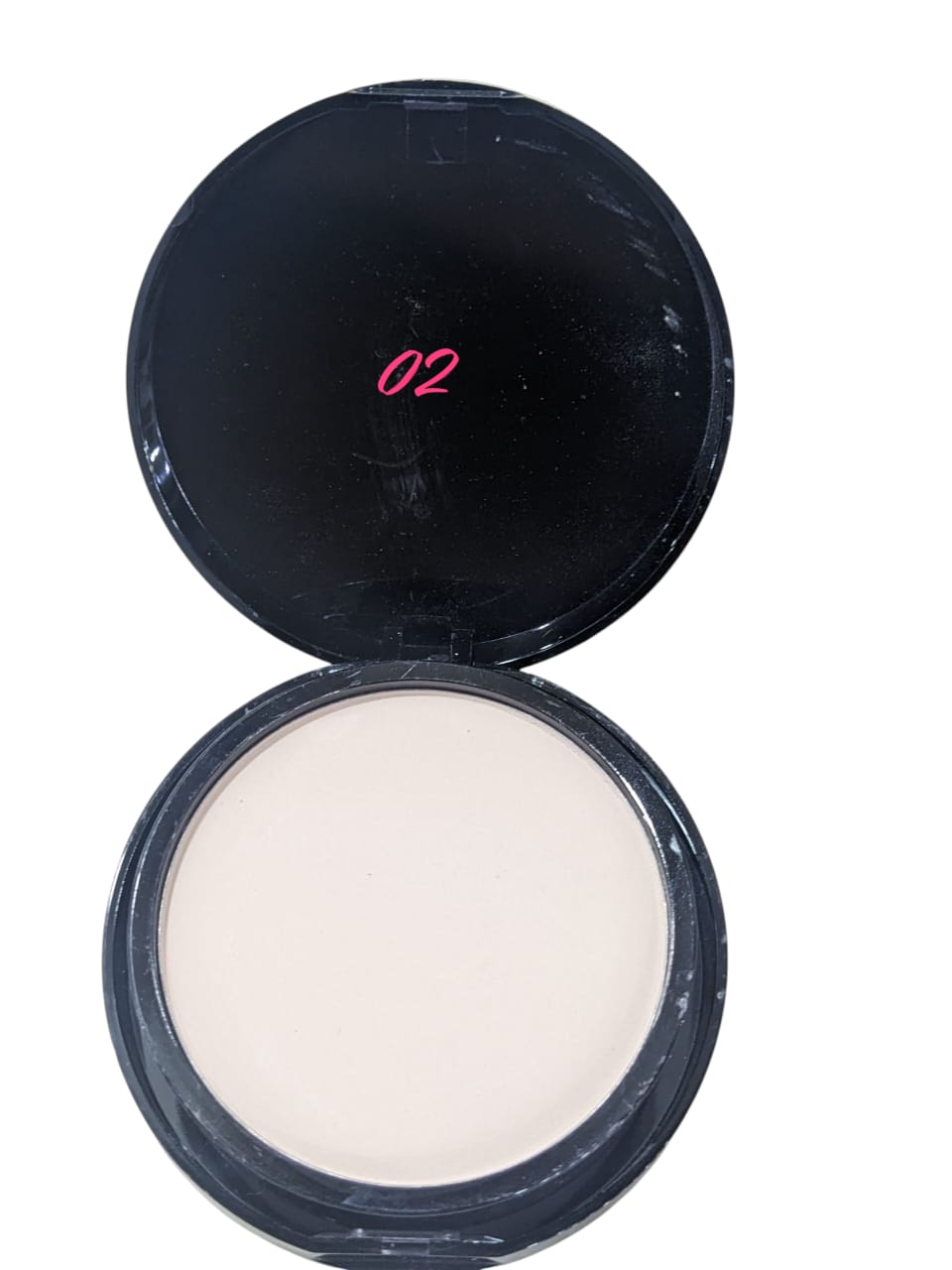 Kiko Milano Matte Fusion Pressed Powder 13g – Smooth, Natural & Long-Lasting Finish